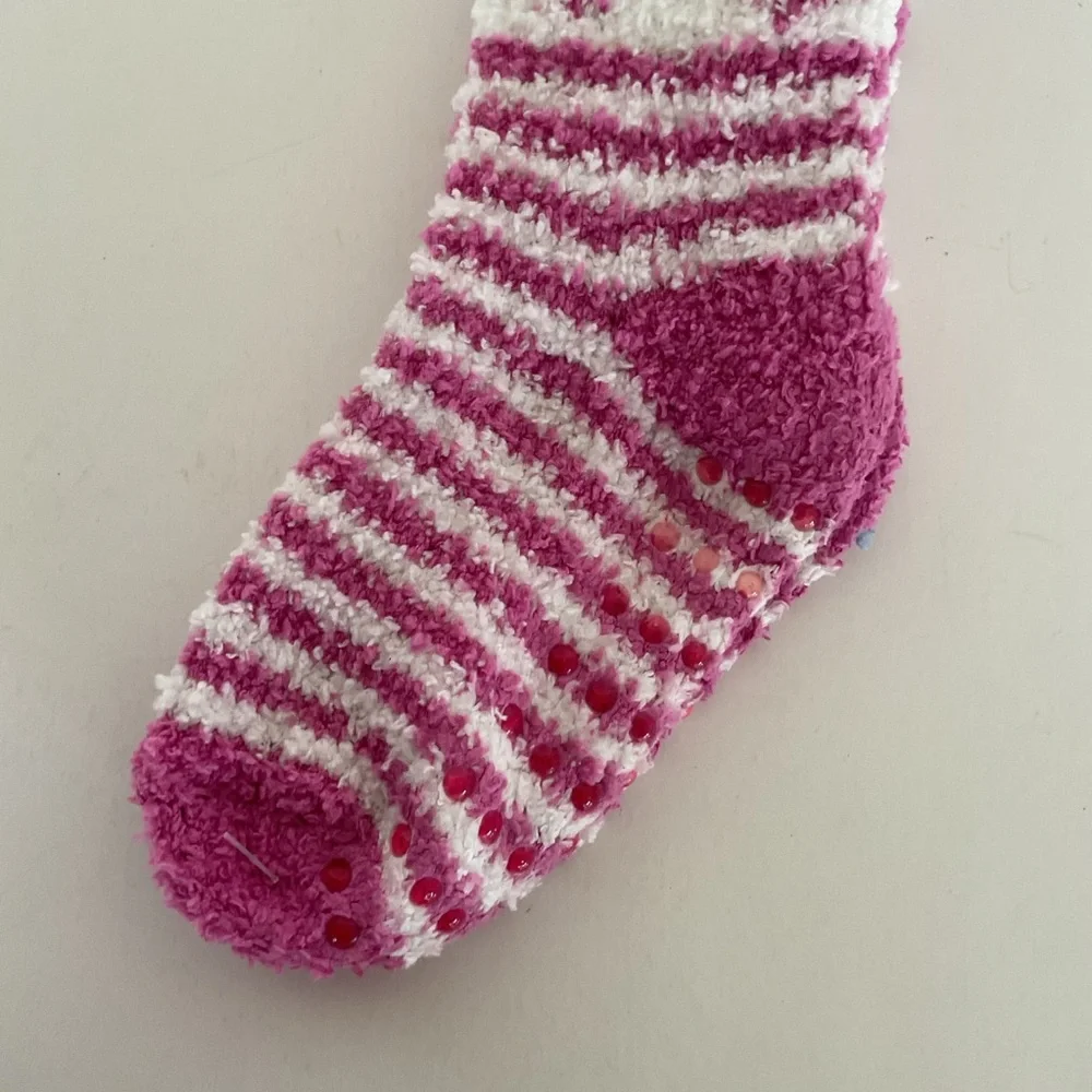 West Loop Kids Pink and White Cozy Socks with grip dots NWT